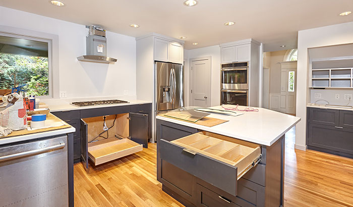 Cabinet Refinishing vs. Refacing: What's the Difference?