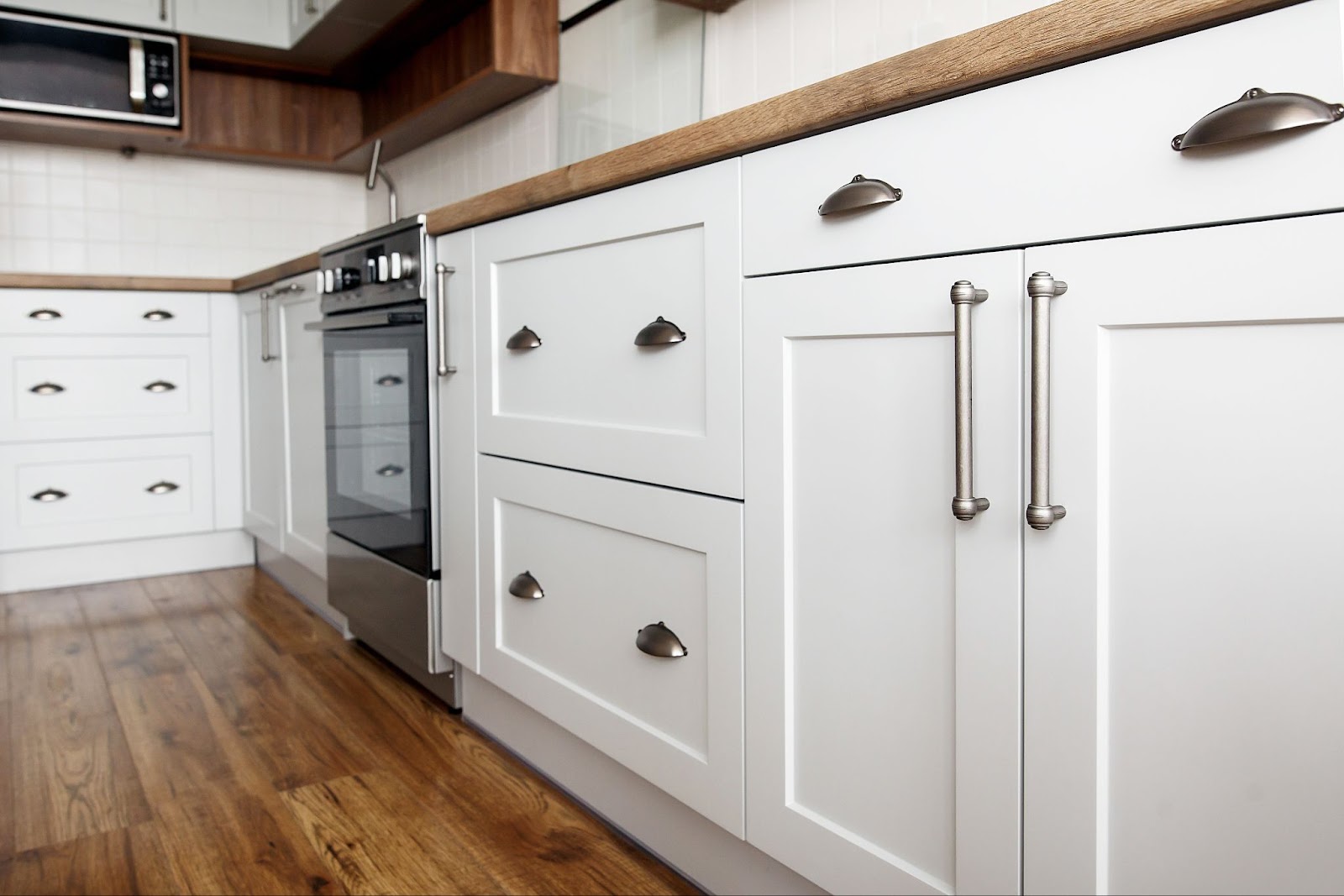Tips for a Successful Cabinet Refinishing Project